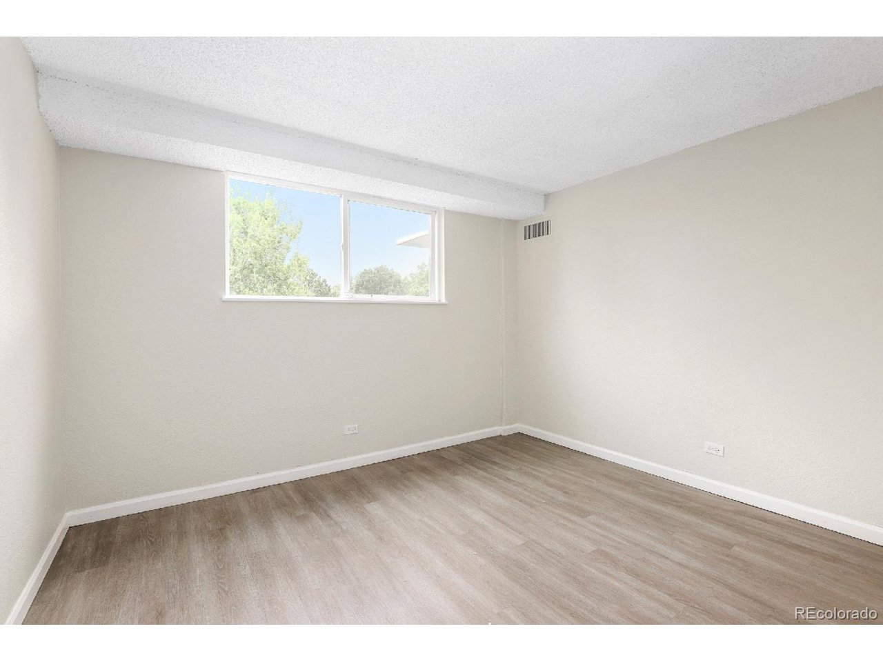 2375 S Linden Ct 313
