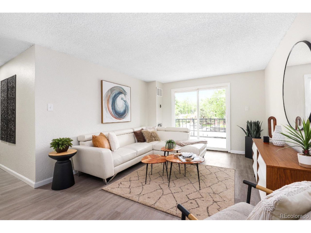 2375 S Linden Ct 313