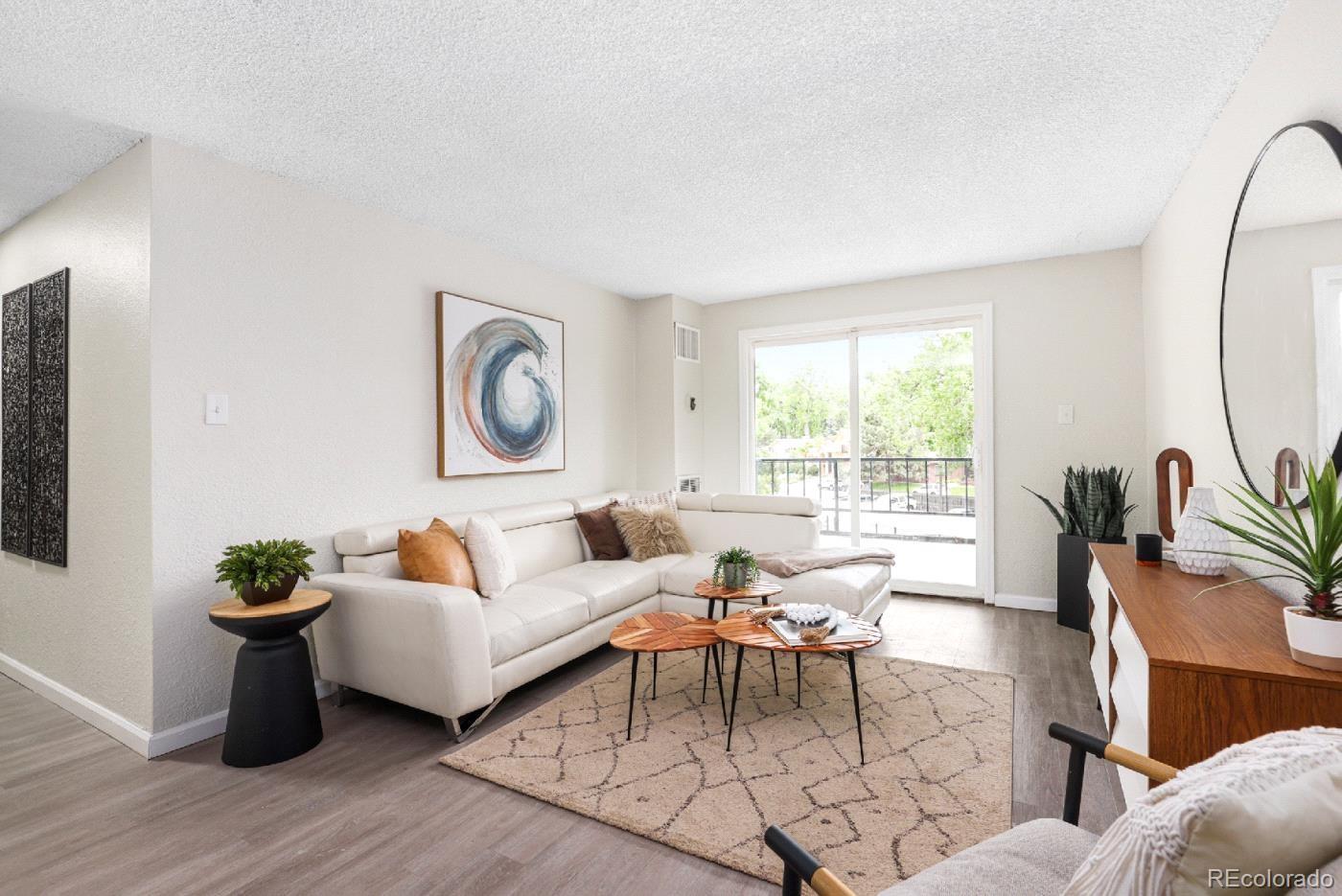 2375 S Linden Court Unit: 313