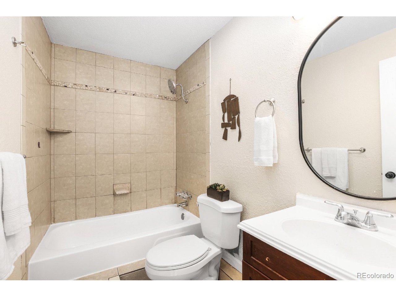 2375 S Linden Ct 313