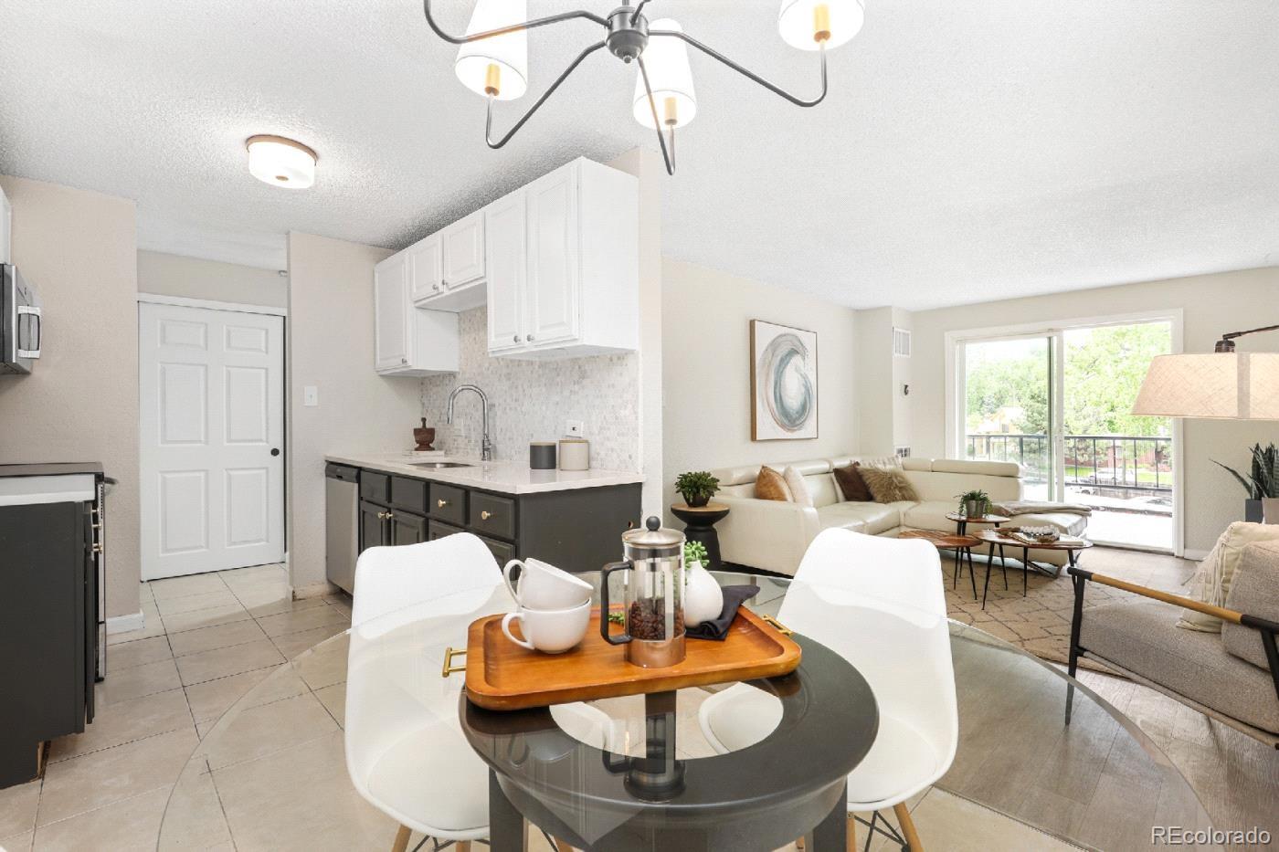 2375 S Linden Court Unit: 313