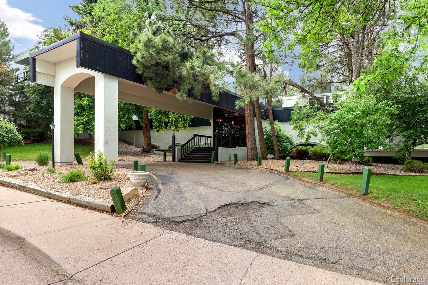 2375 S Linden Court Unit: 313