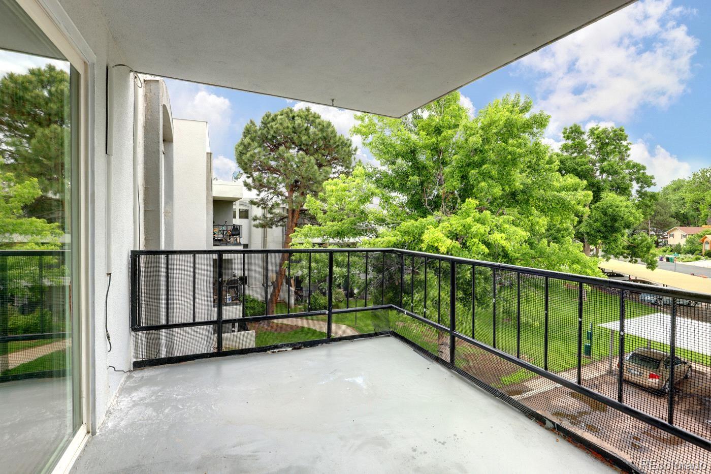 2375 S Linden Court Unit: 313