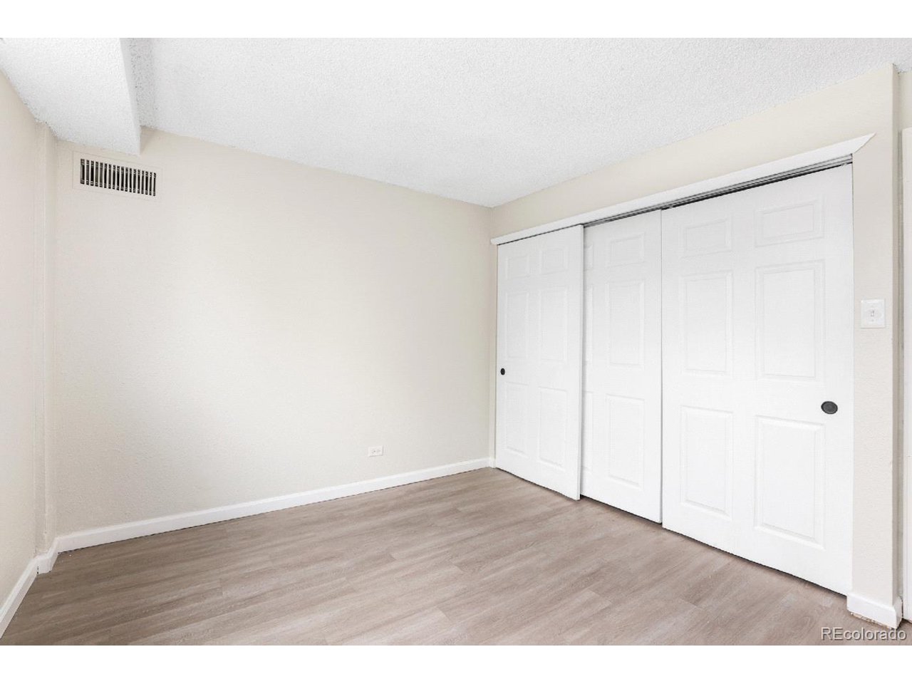 2375 S Linden Ct 313