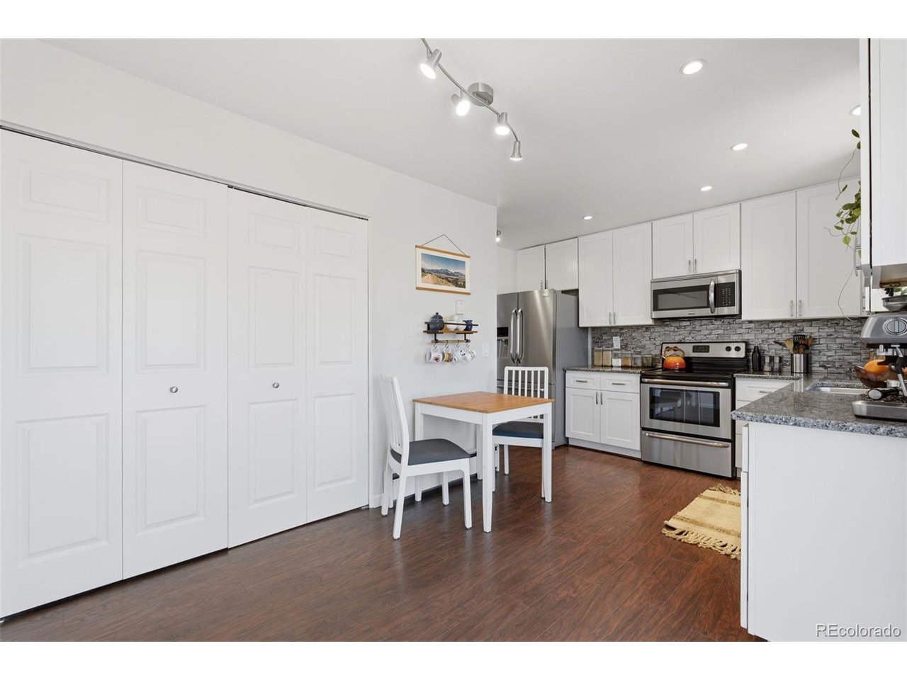 8891 W 92nd Pl