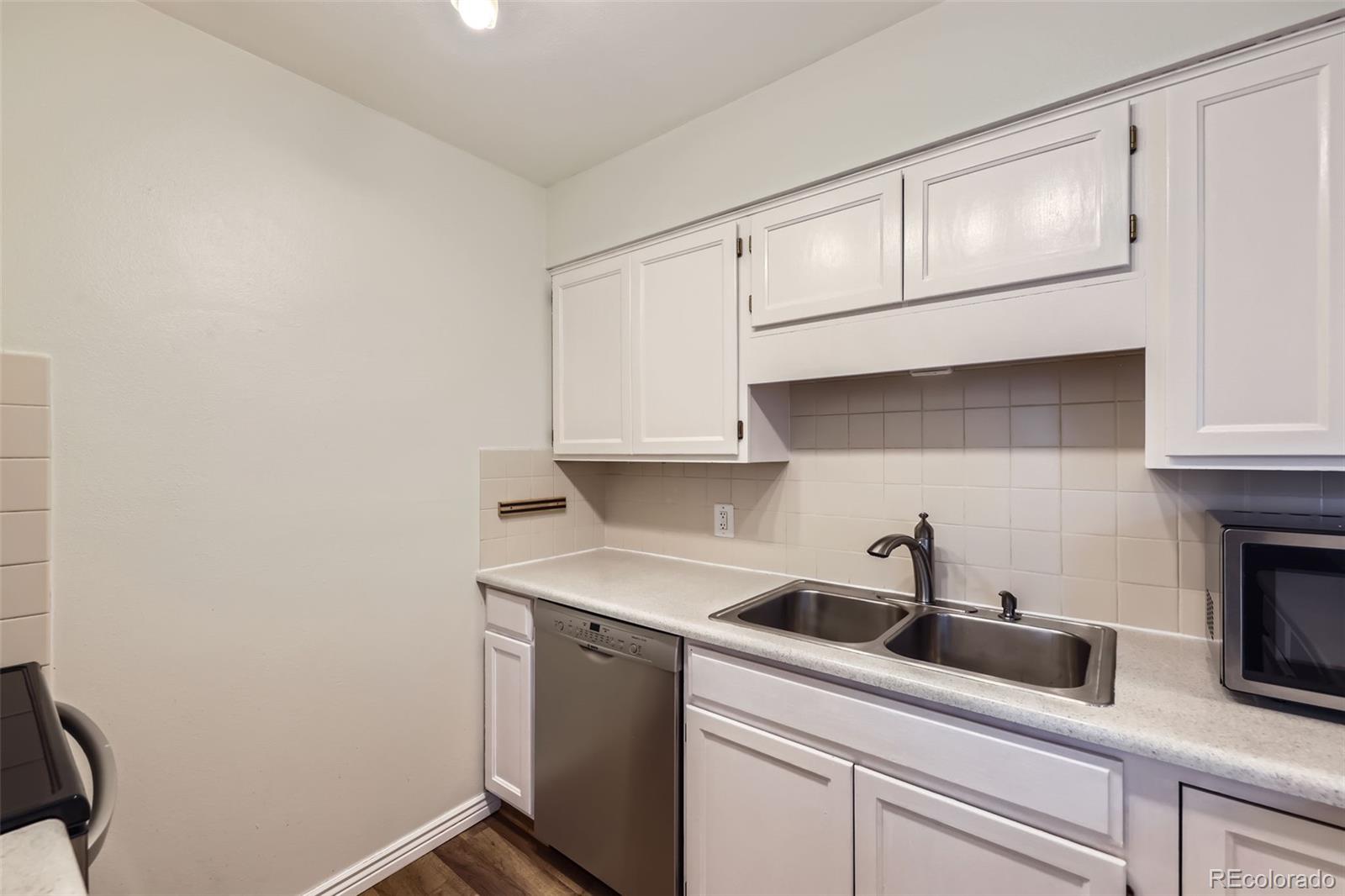 1830 Newland Court Unit: 209