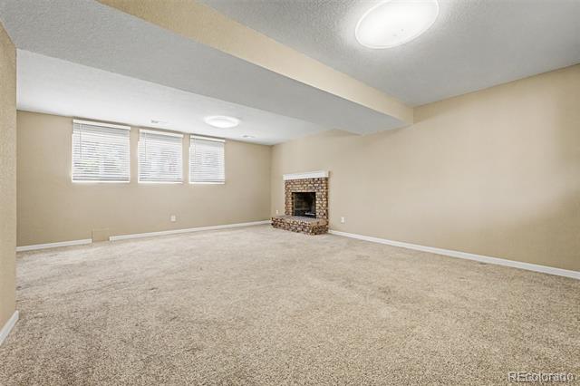 1526 S Fraser Way
