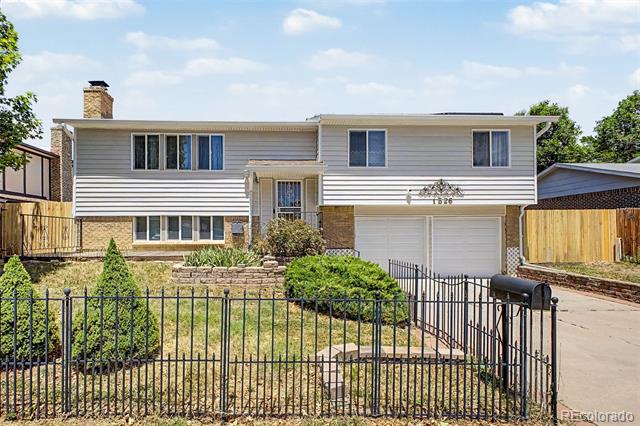 1526 S Fraser Way