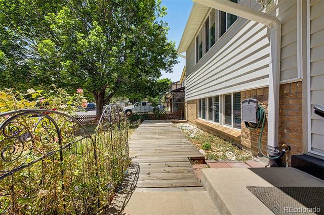 1526 S Fraser Way