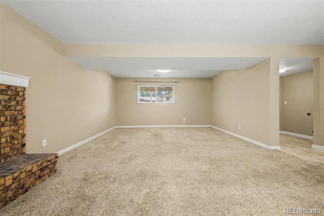 1526 S Fraser Way