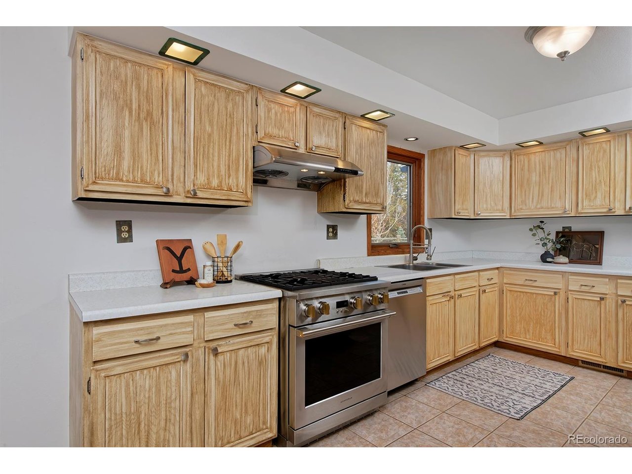 1525 S County Road 27E