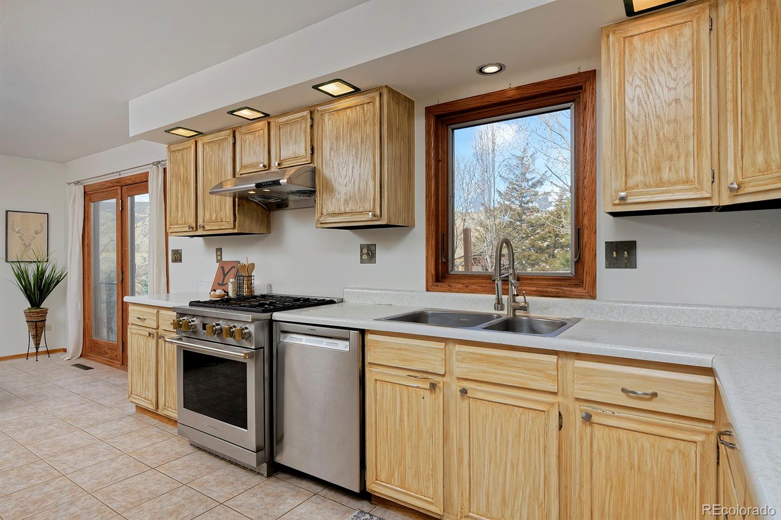 1525 S County Road 27E