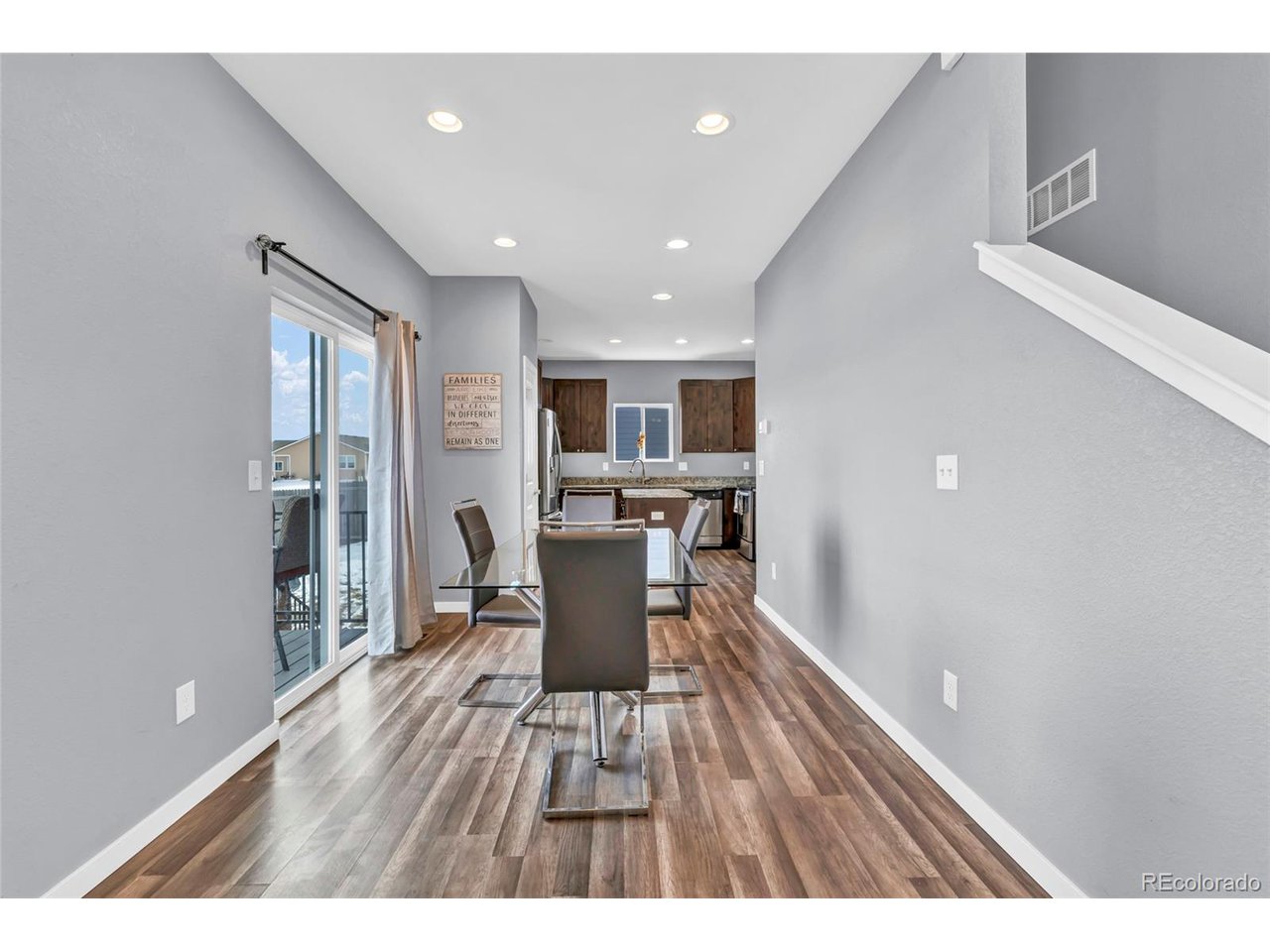 208 S 2nd Ave