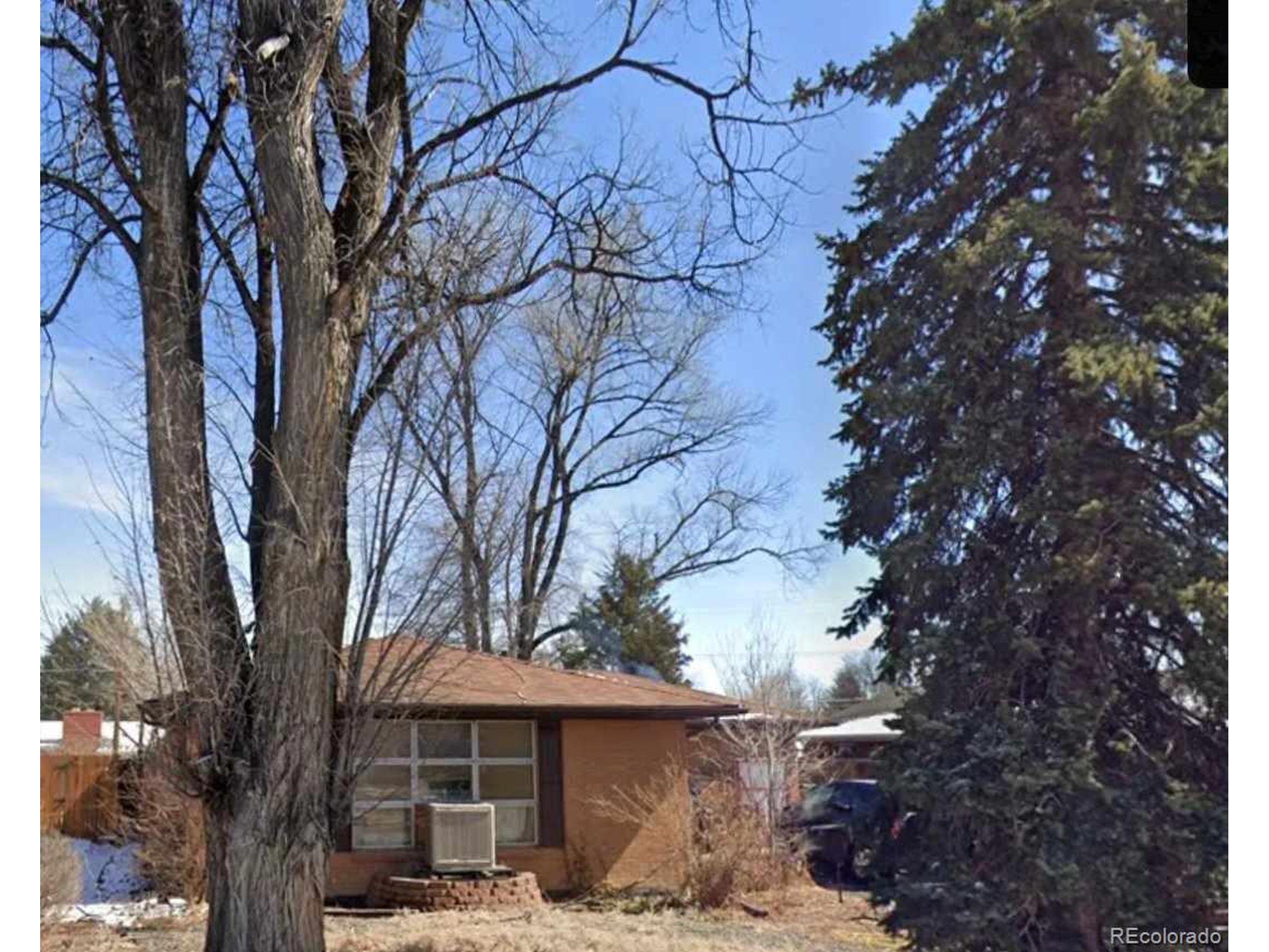 350 Jade St