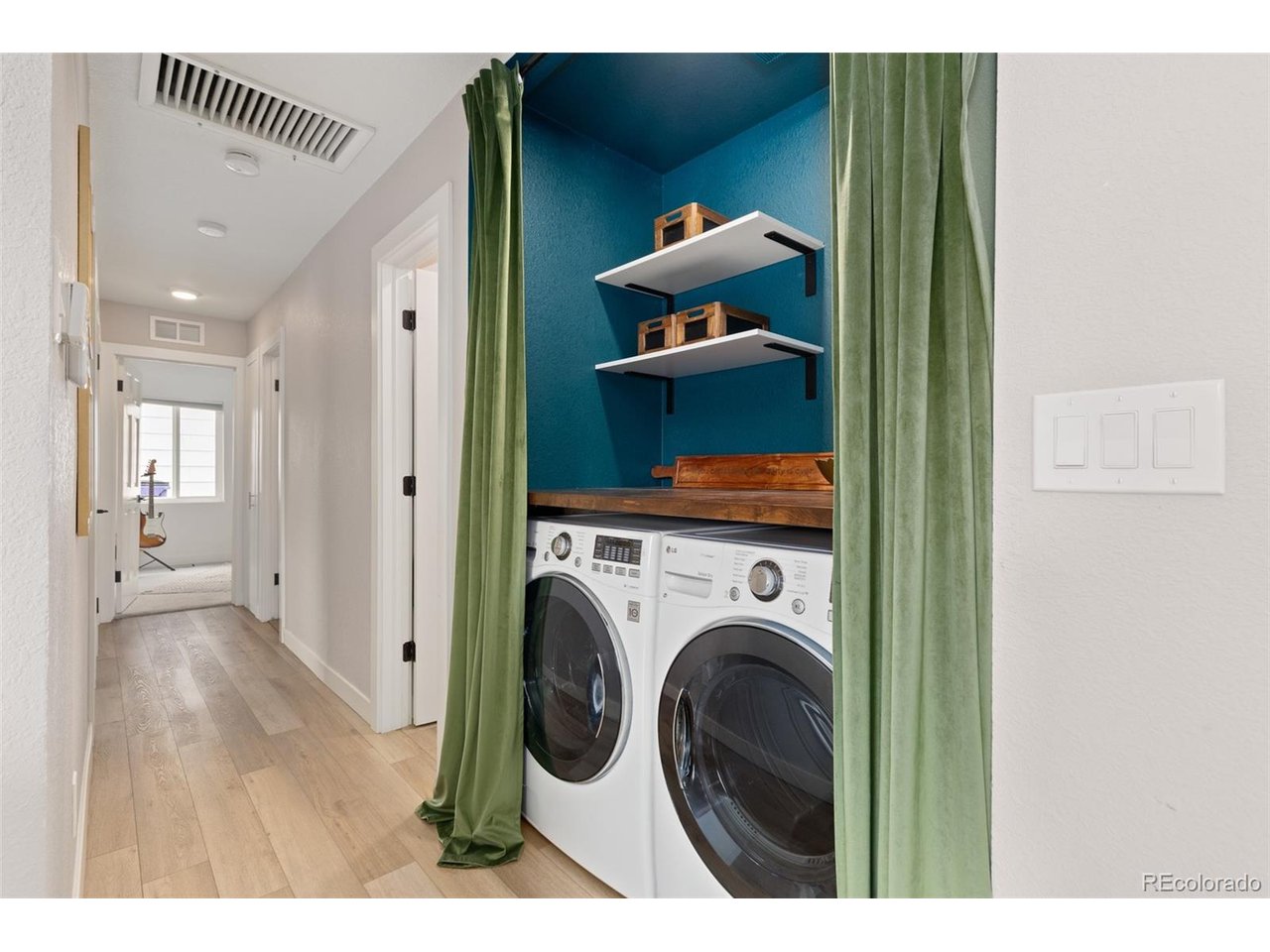 5231 E Dartmouth Ave