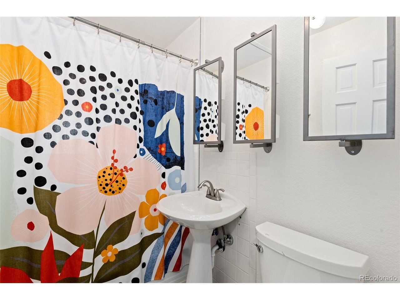 5231 E Dartmouth Ave