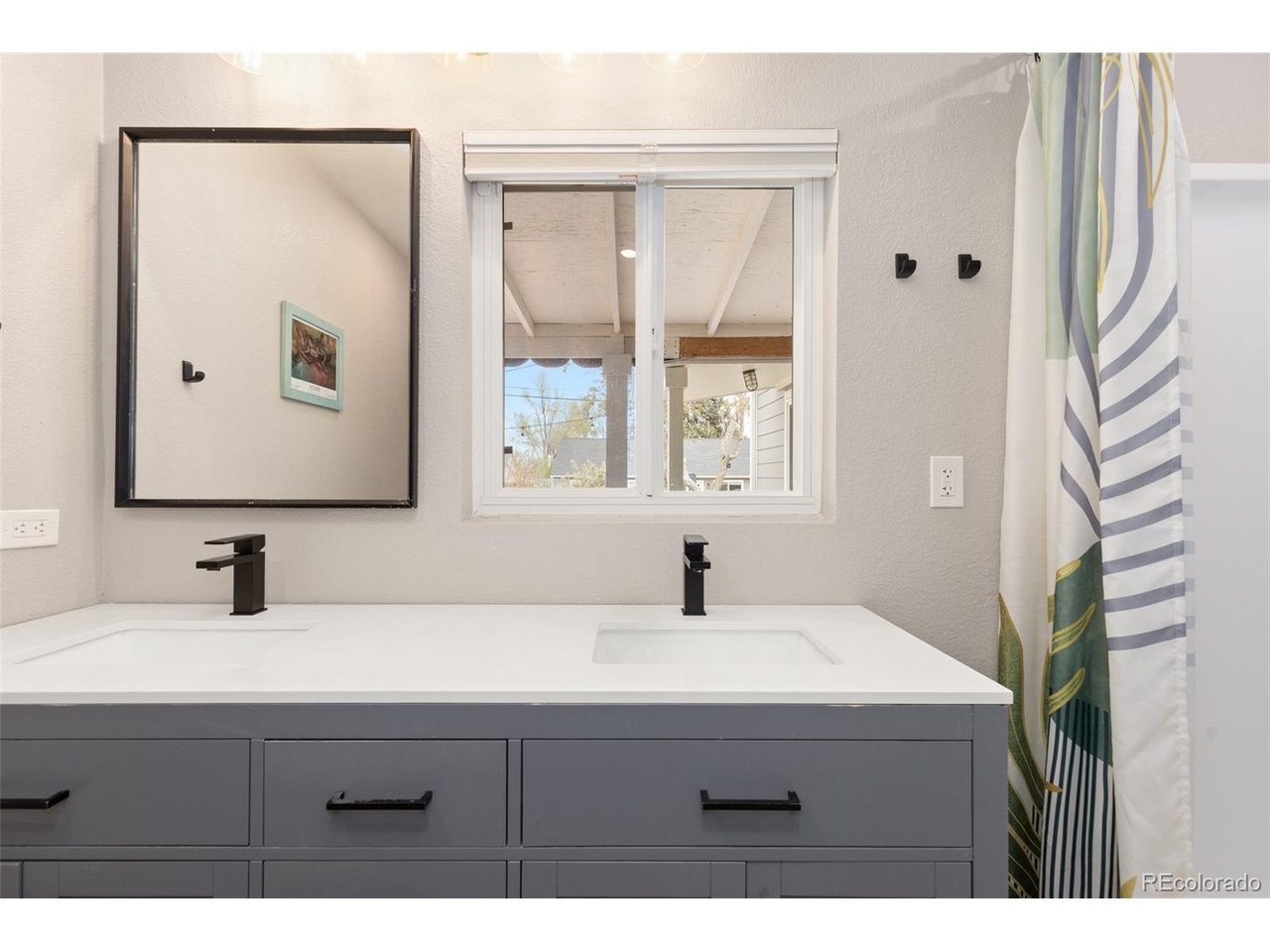 5231 E Dartmouth Ave