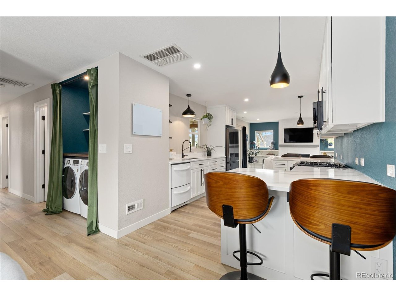 5231 E Dartmouth Ave