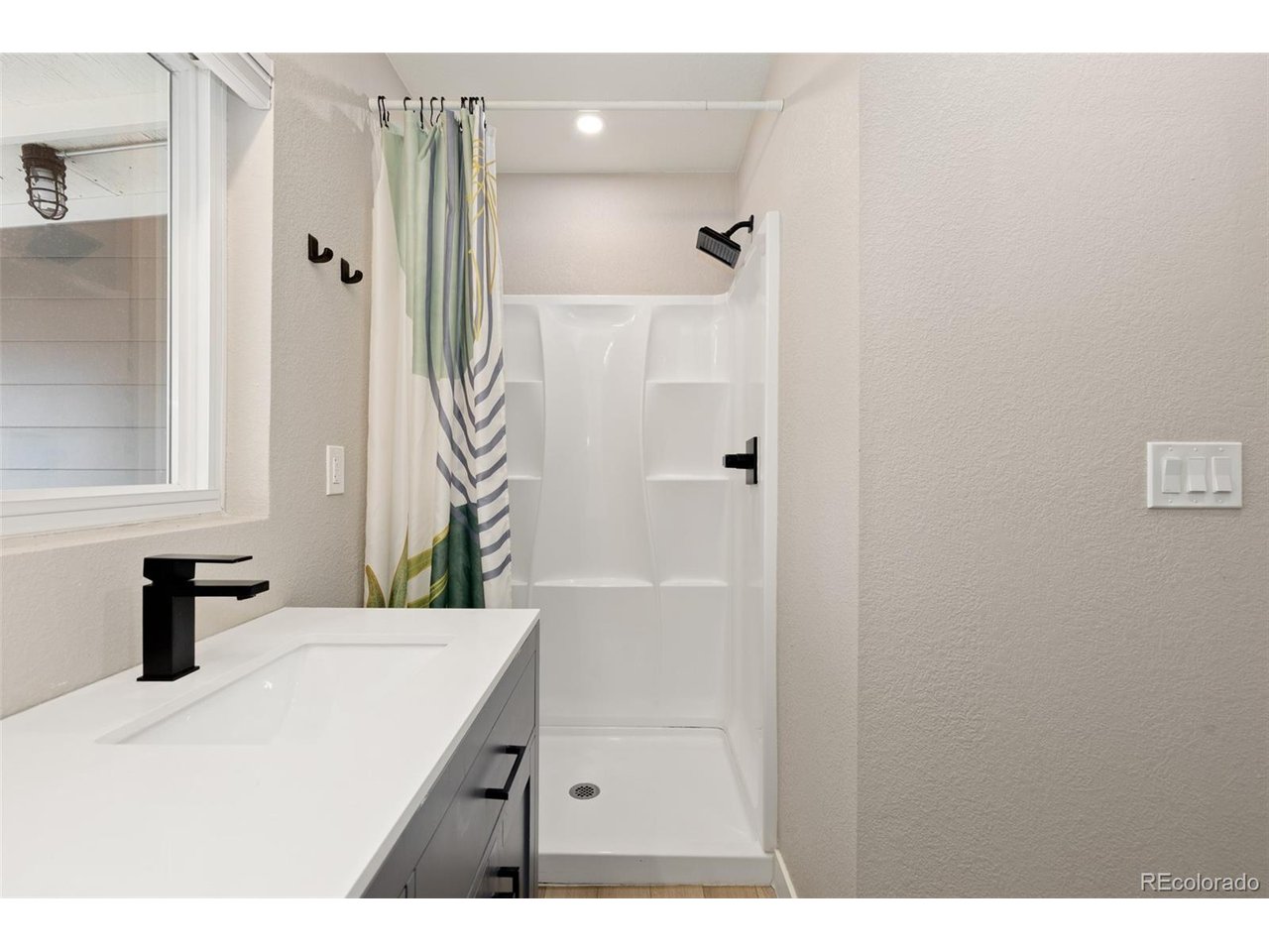 5231 E Dartmouth Ave