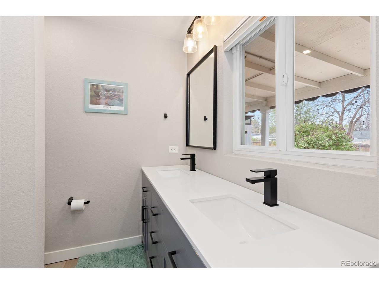 5231 E Dartmouth Ave