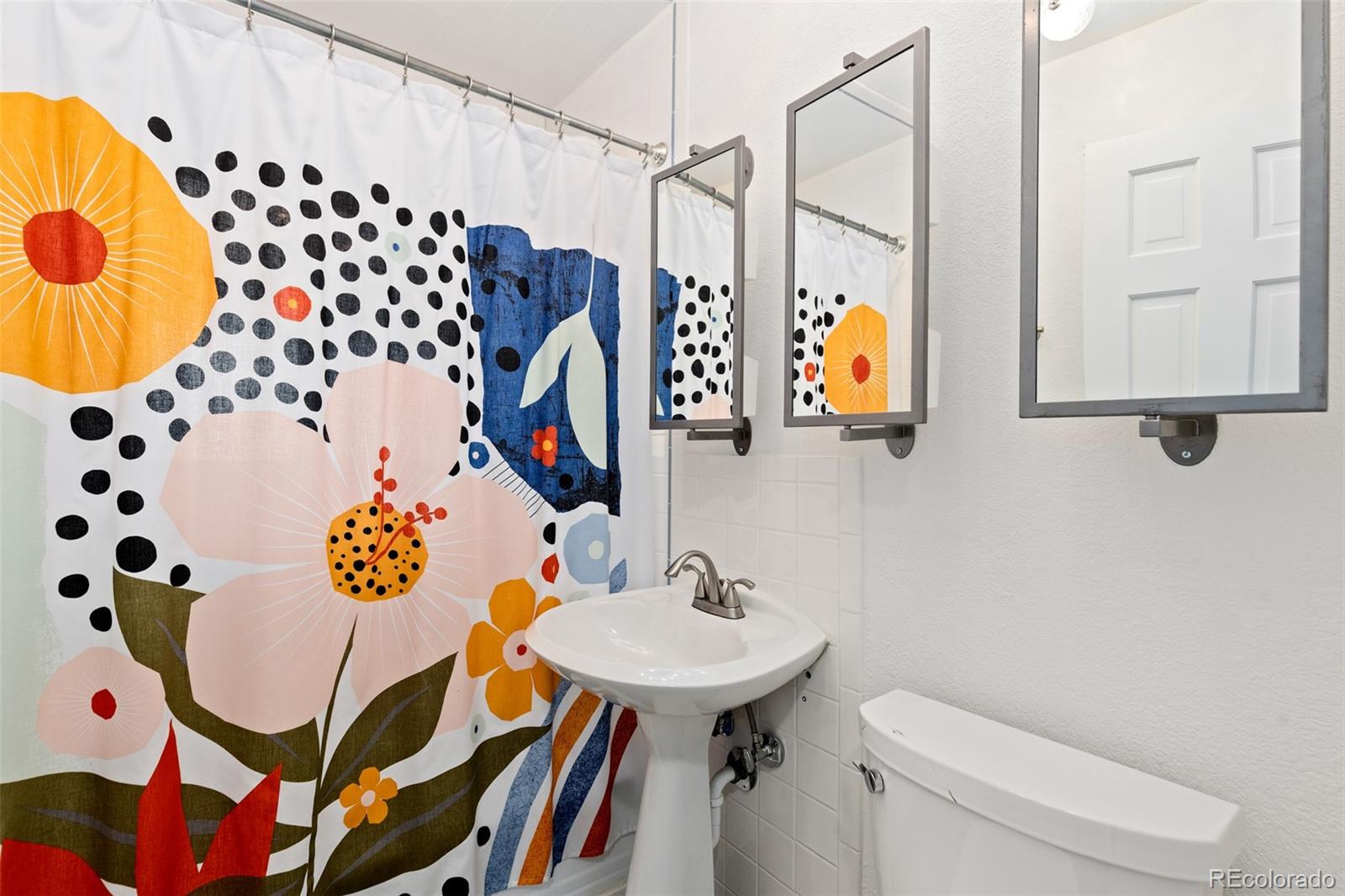 5231 E Dartmouth Avenue