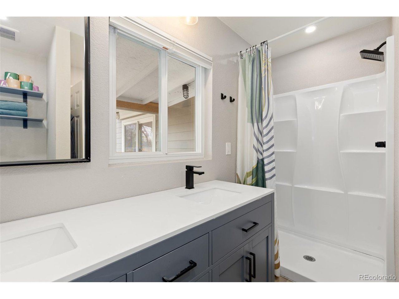 5231 E Dartmouth Ave