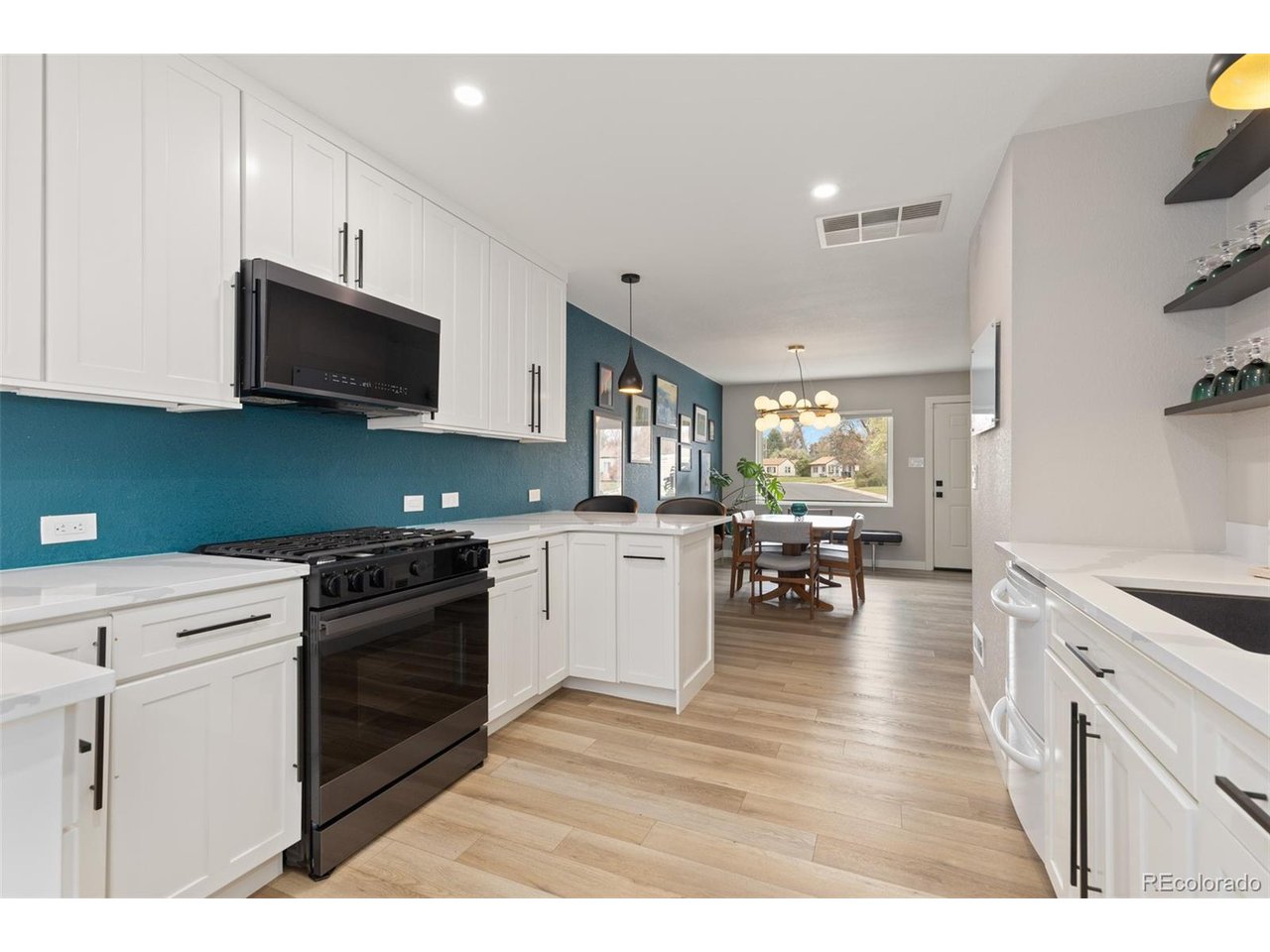 5231 E Dartmouth Ave