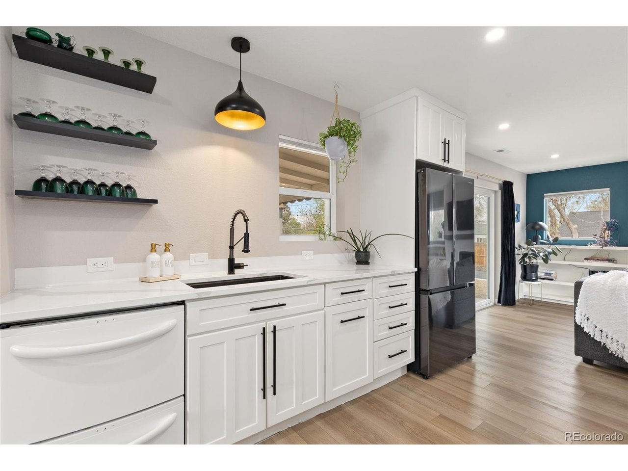 5231 E Dartmouth Ave