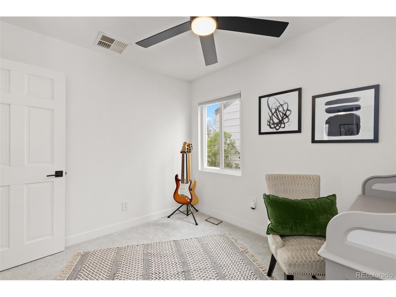 5231 E Dartmouth Ave