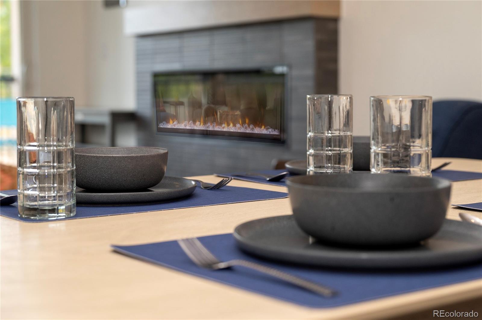 421 W Meadow Mile Unit: 4