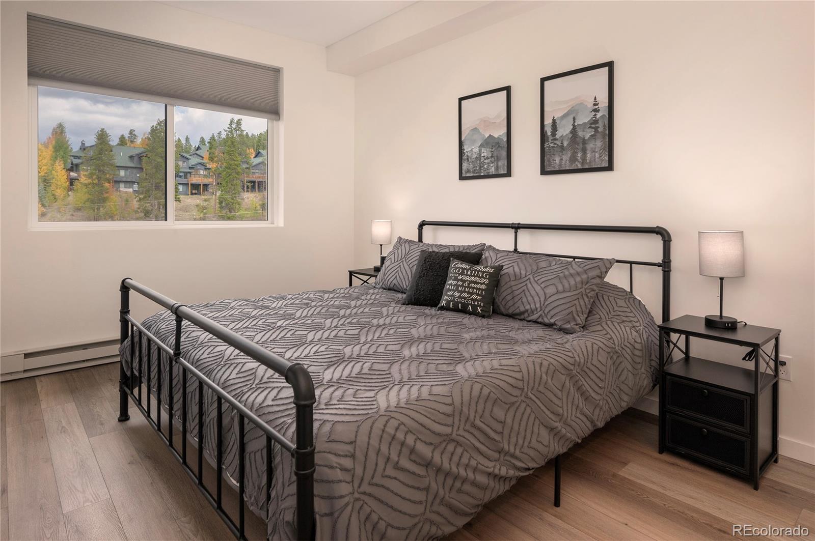 421 W Meadow Mile Unit: 4