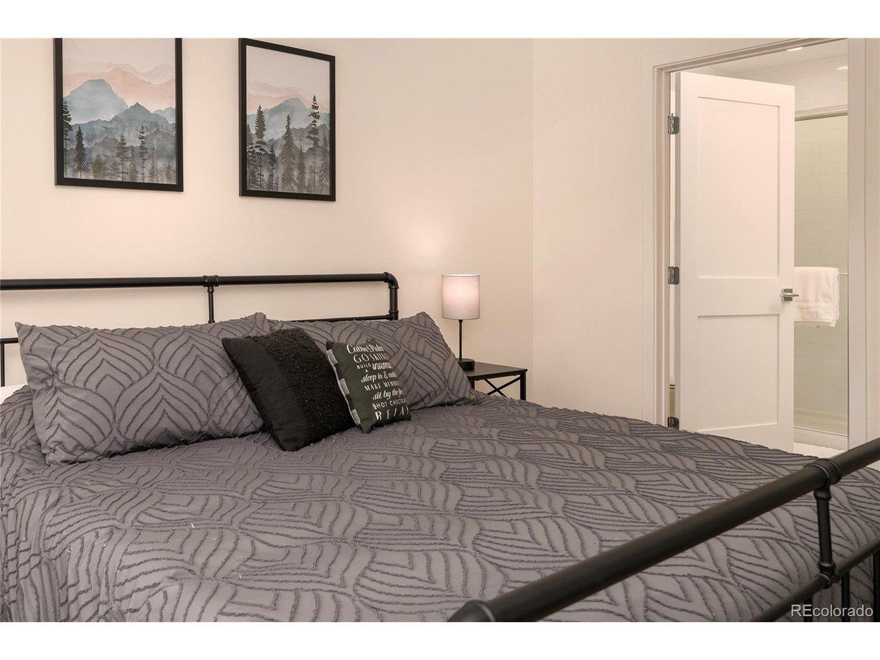 421 W Meadow Mile 16-4