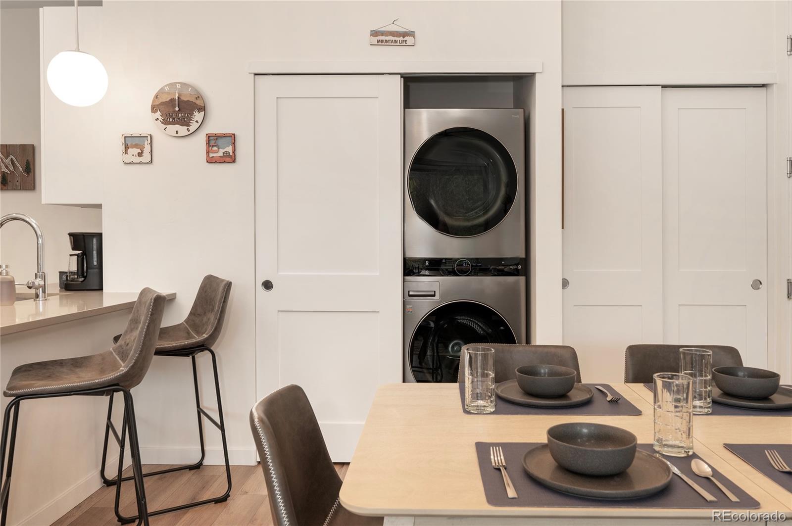 421 W Meadow Mile Unit: 4