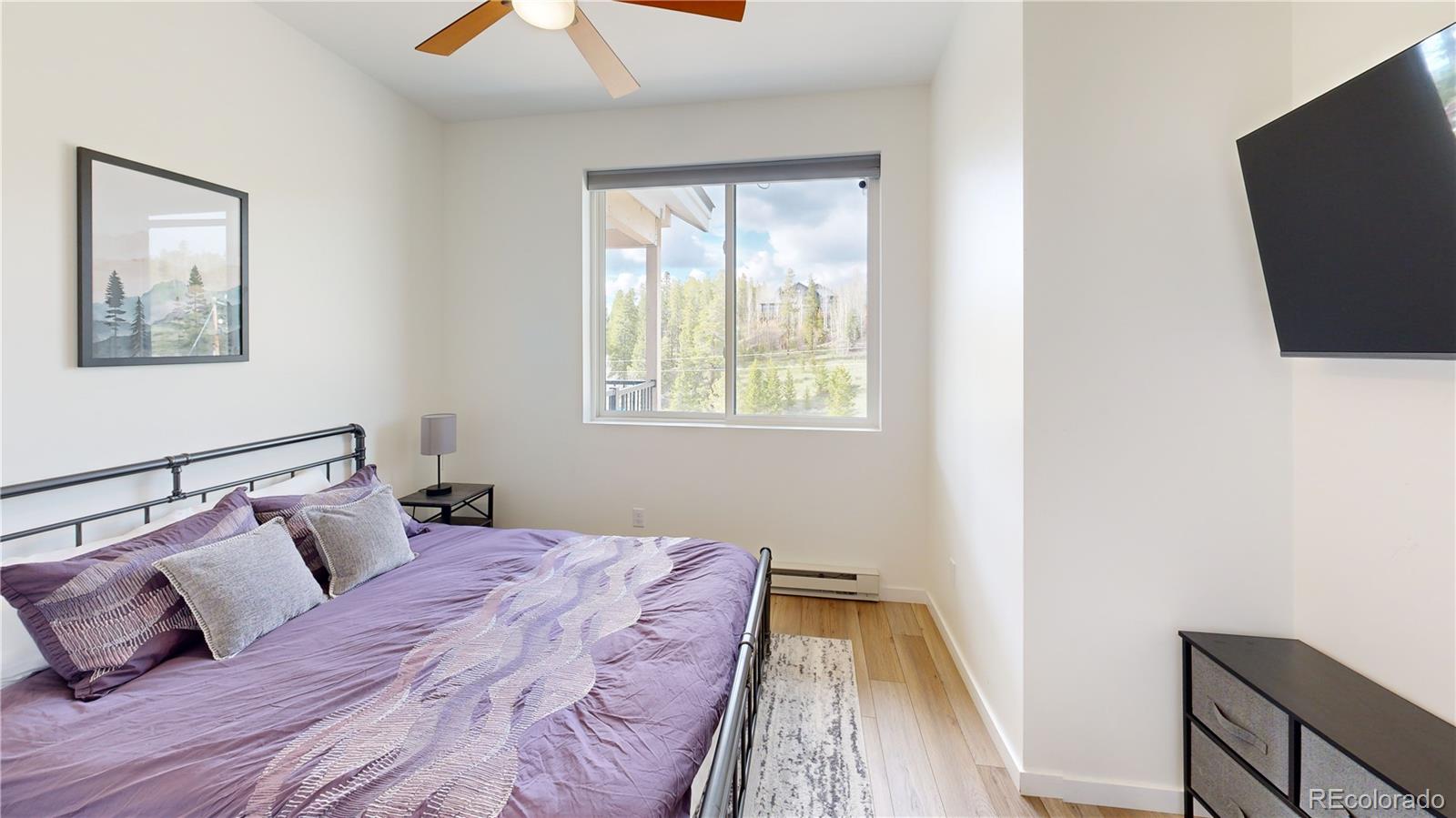 421 W Meadow Mile Unit: 4