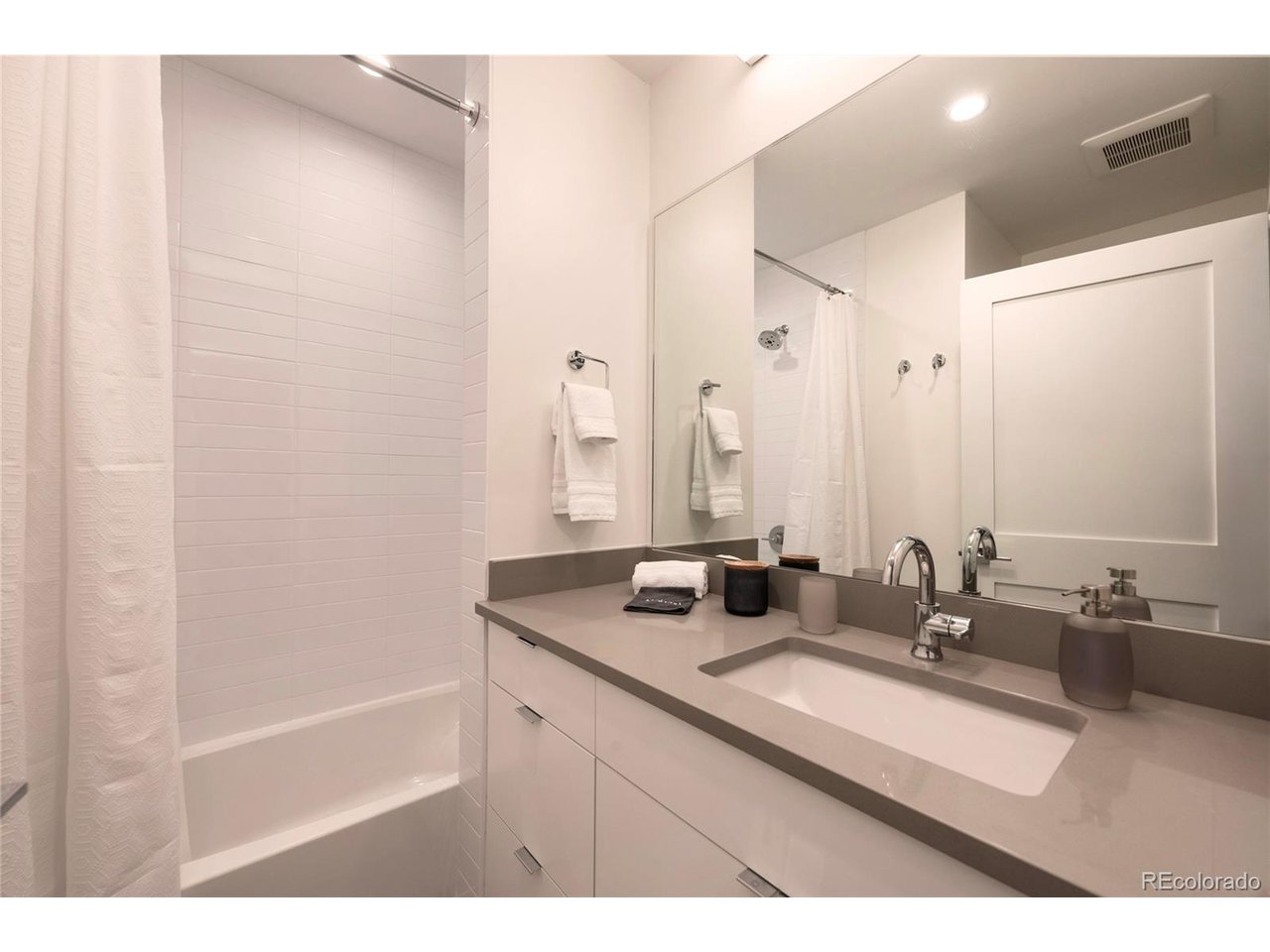 421 W Meadow Mile 16-4