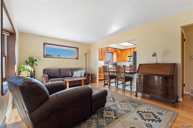 1260 Mariposa Drive