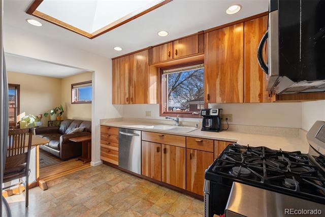 1260 Mariposa Drive
