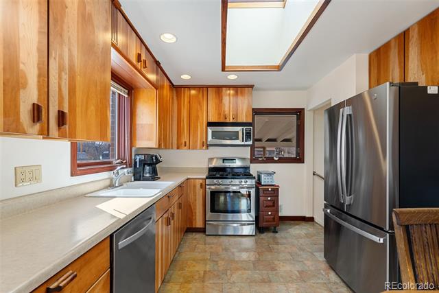 1260 Mariposa Drive
