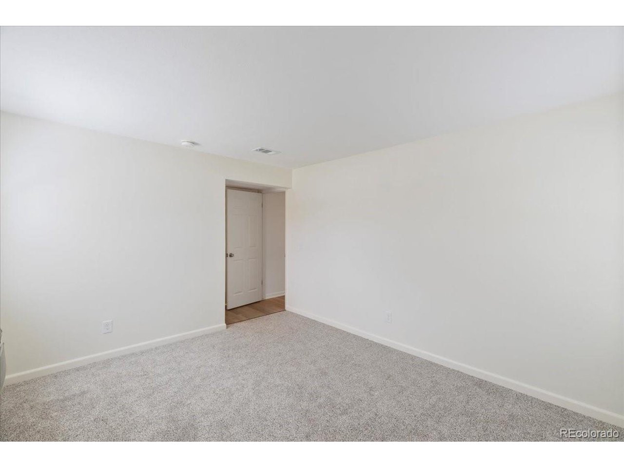 4896 S Dudley St 8-8