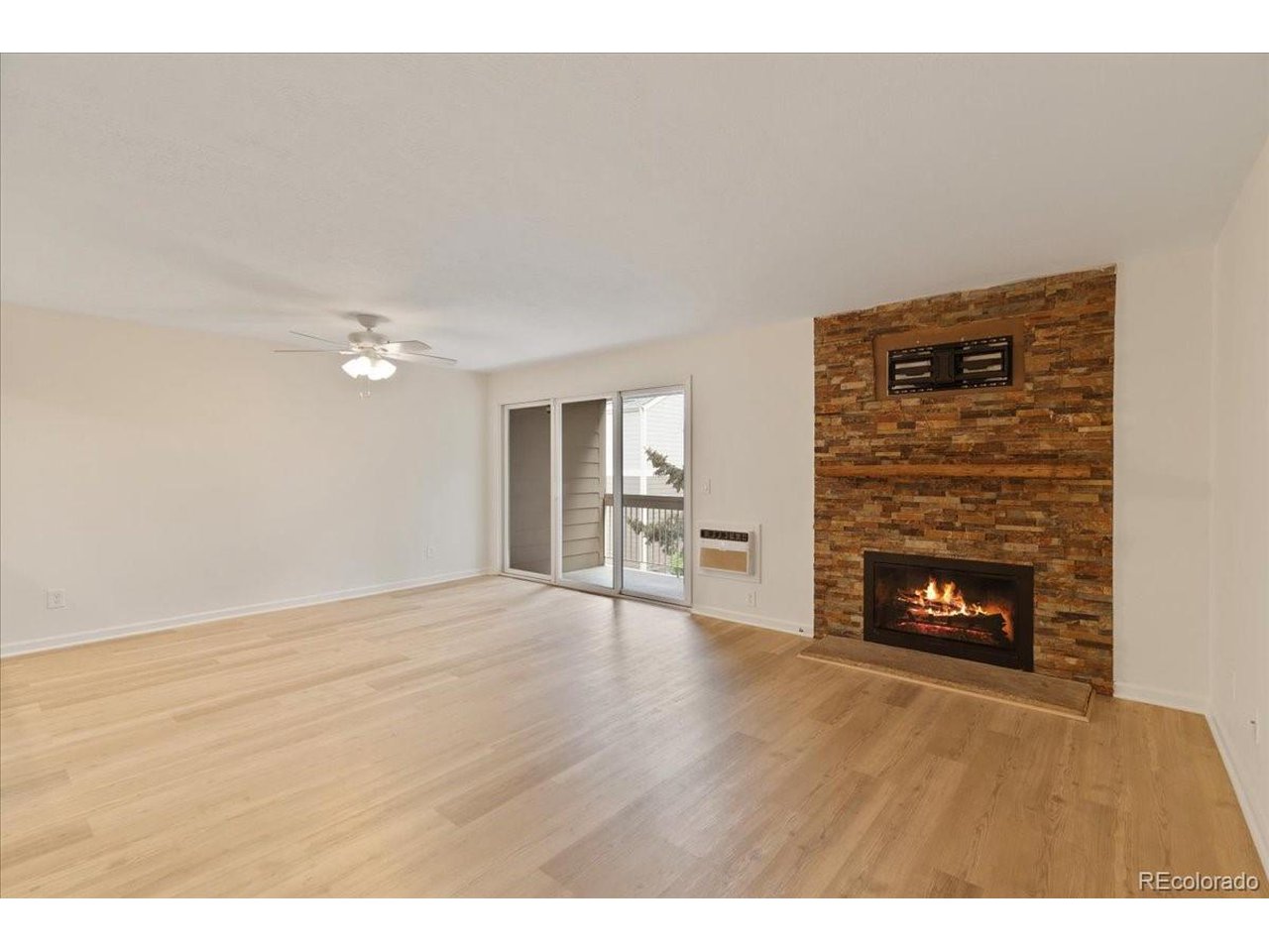 4896 S Dudley St 8-8