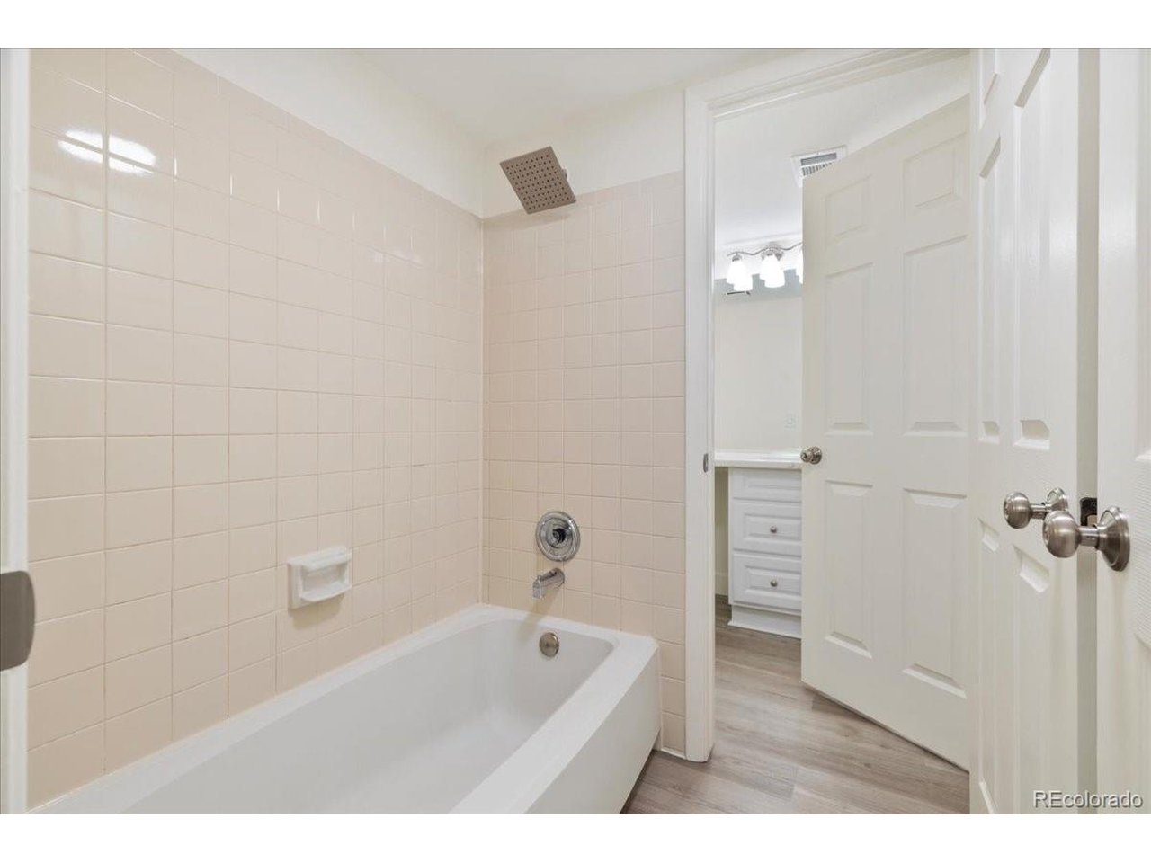 4896 S Dudley St 8-8