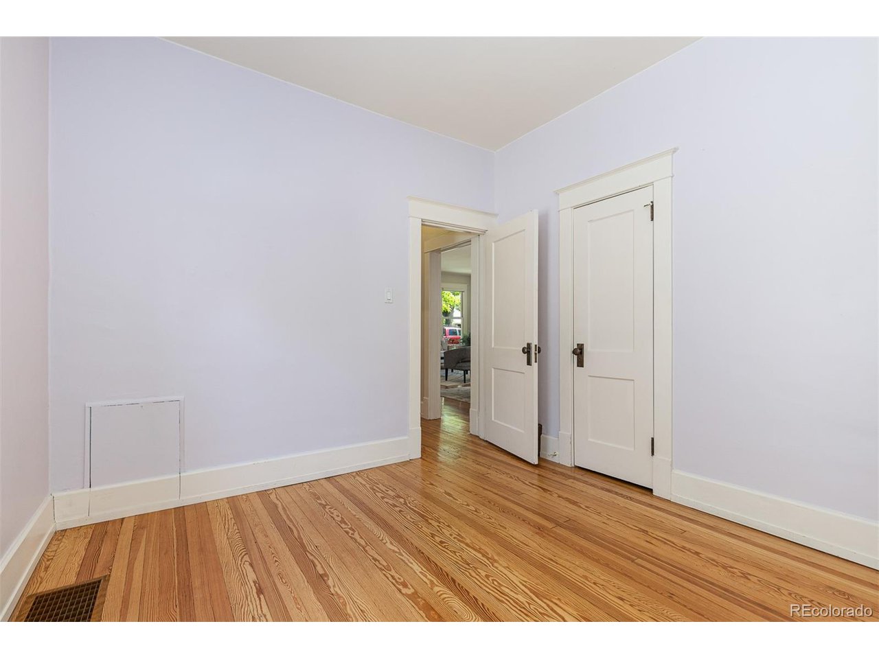 1121 S Ogden St