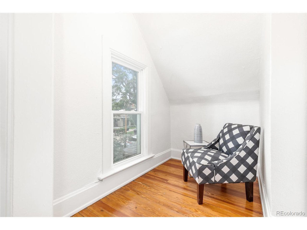 2211 W 33rd Ave