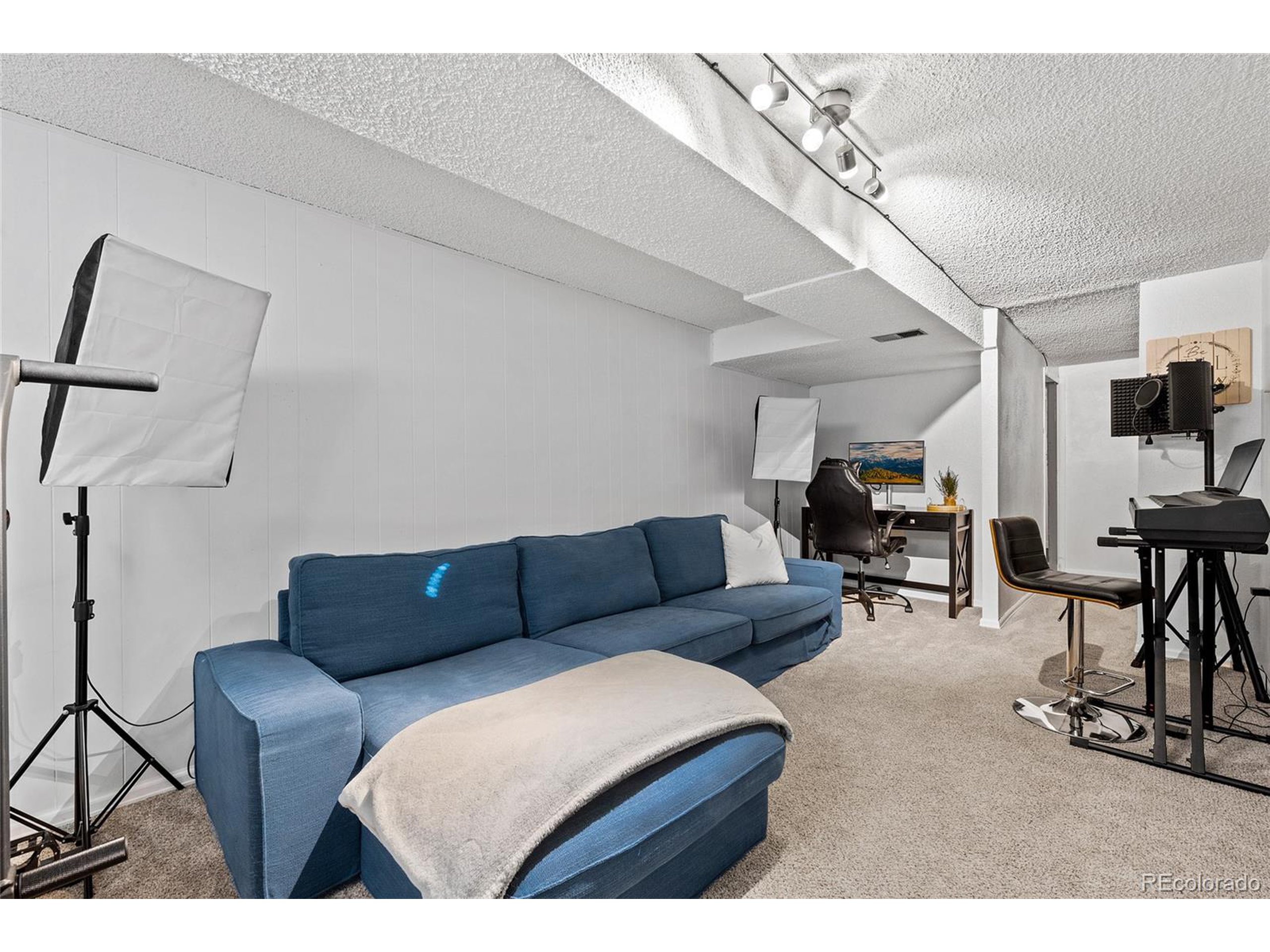 8937 Field St 55