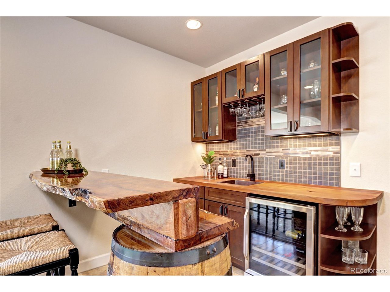 7353 S Queensburg St