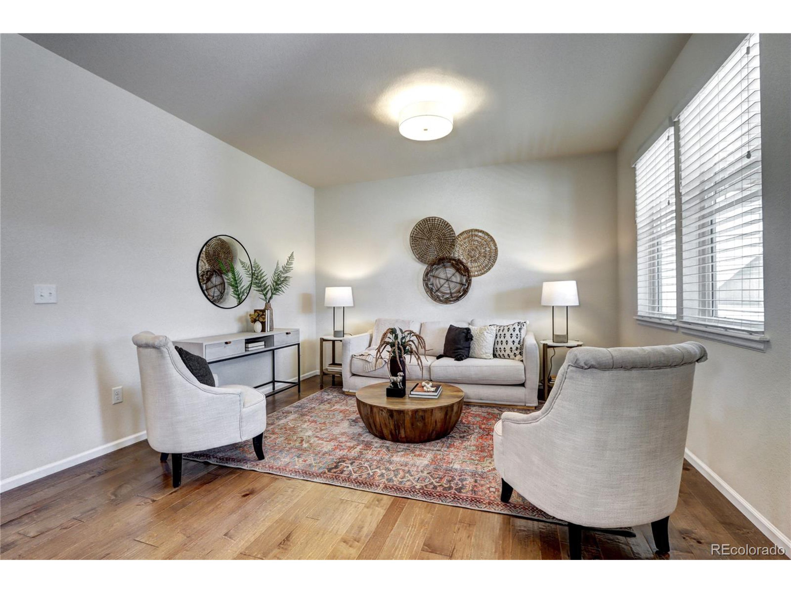 7353 S Queensburg St