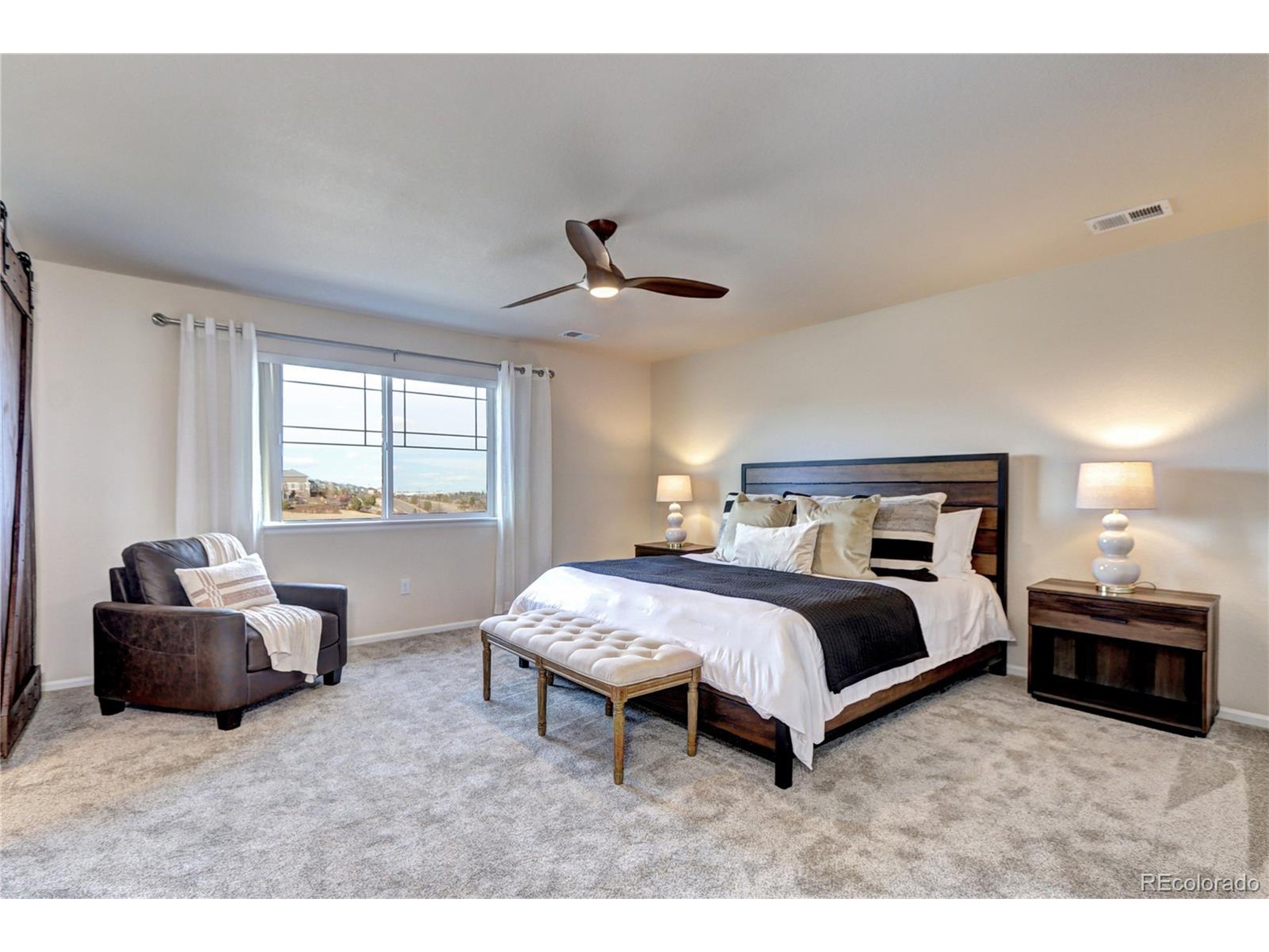 7353 S Queensburg St