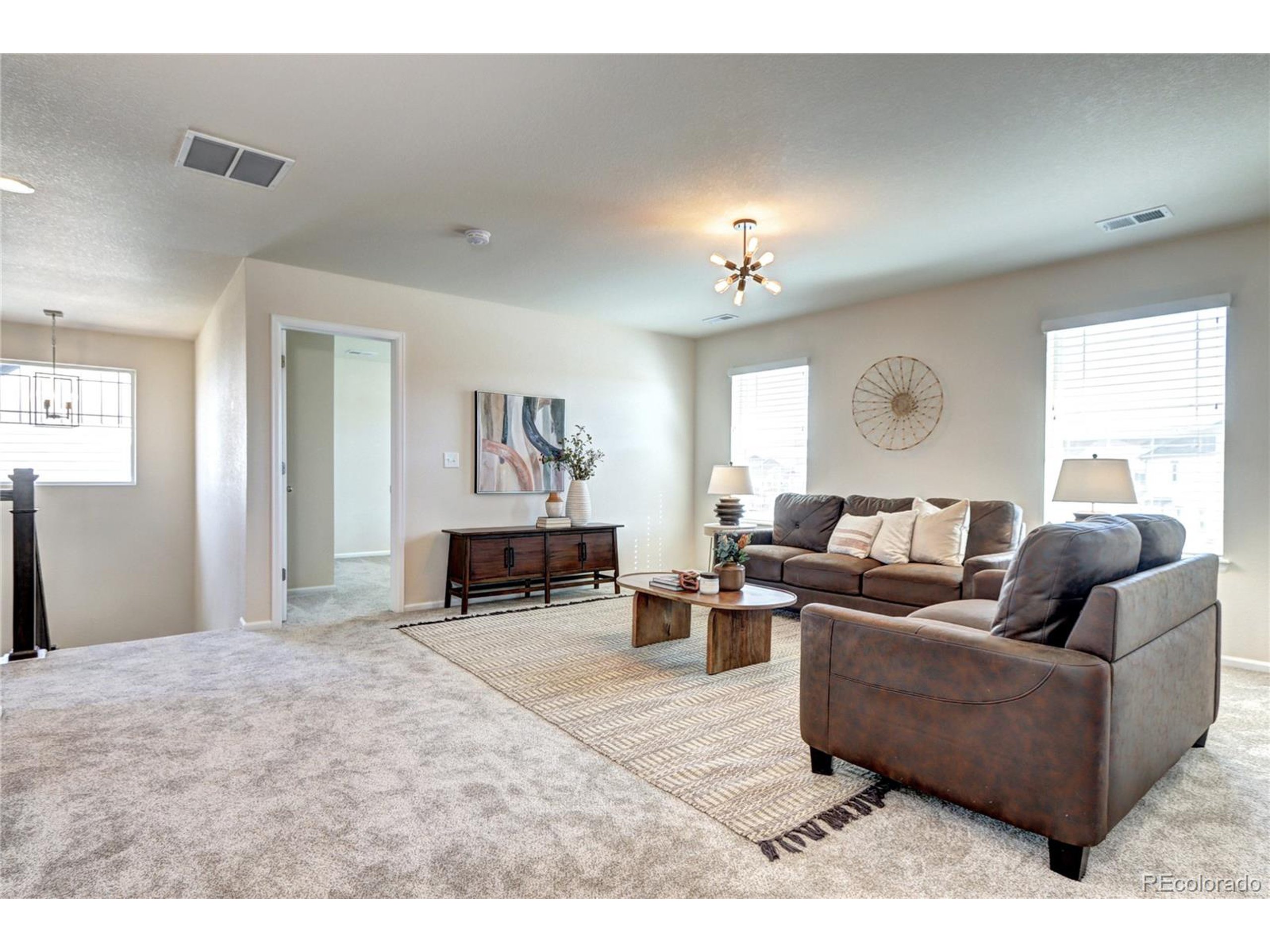 7353 S Queensburg St