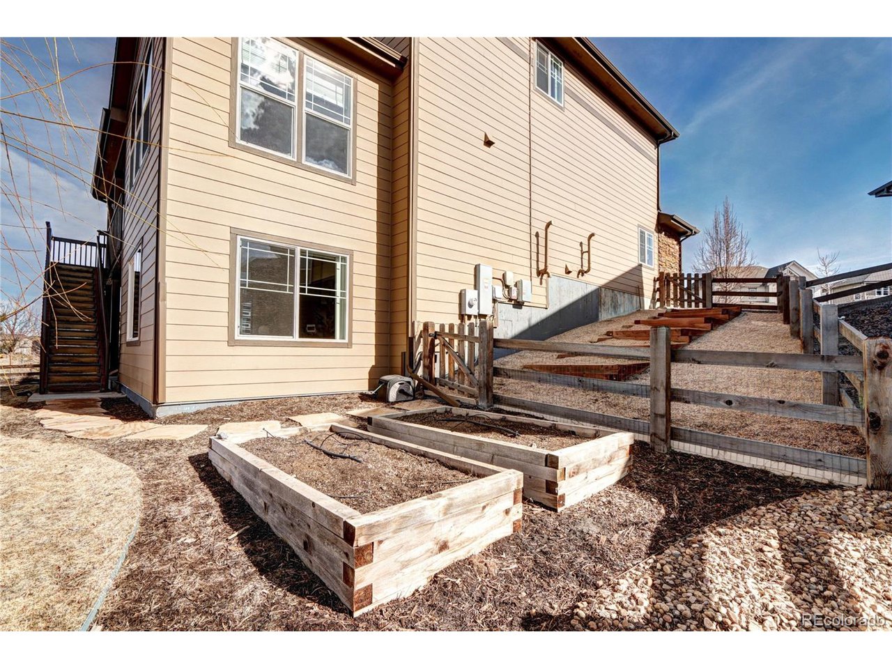 7353 S Queensburg St