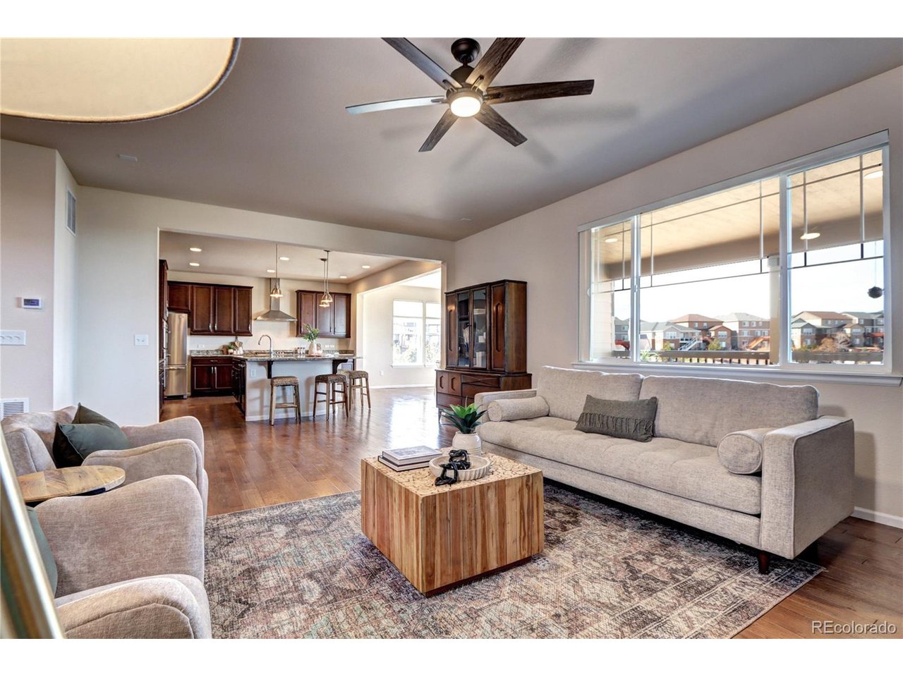 7353 S Queensburg St